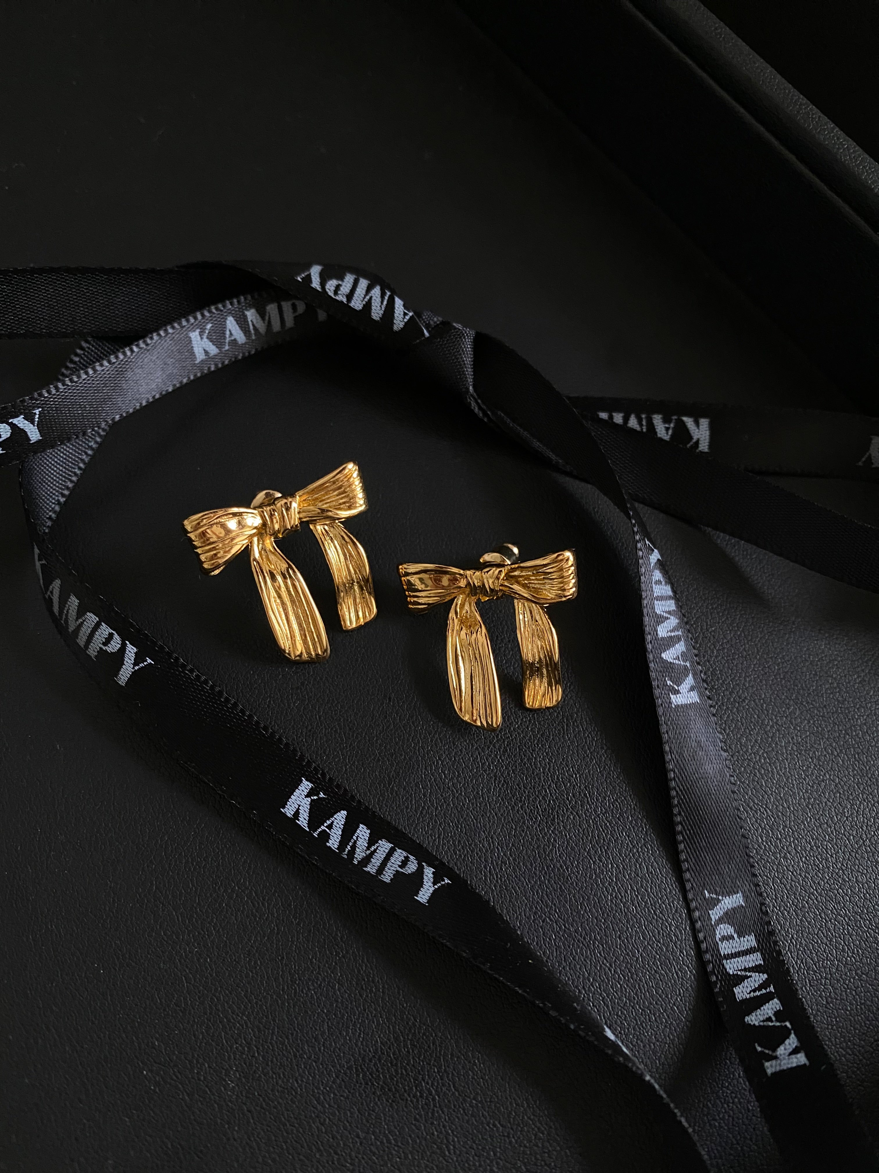 STUD EARRINGS