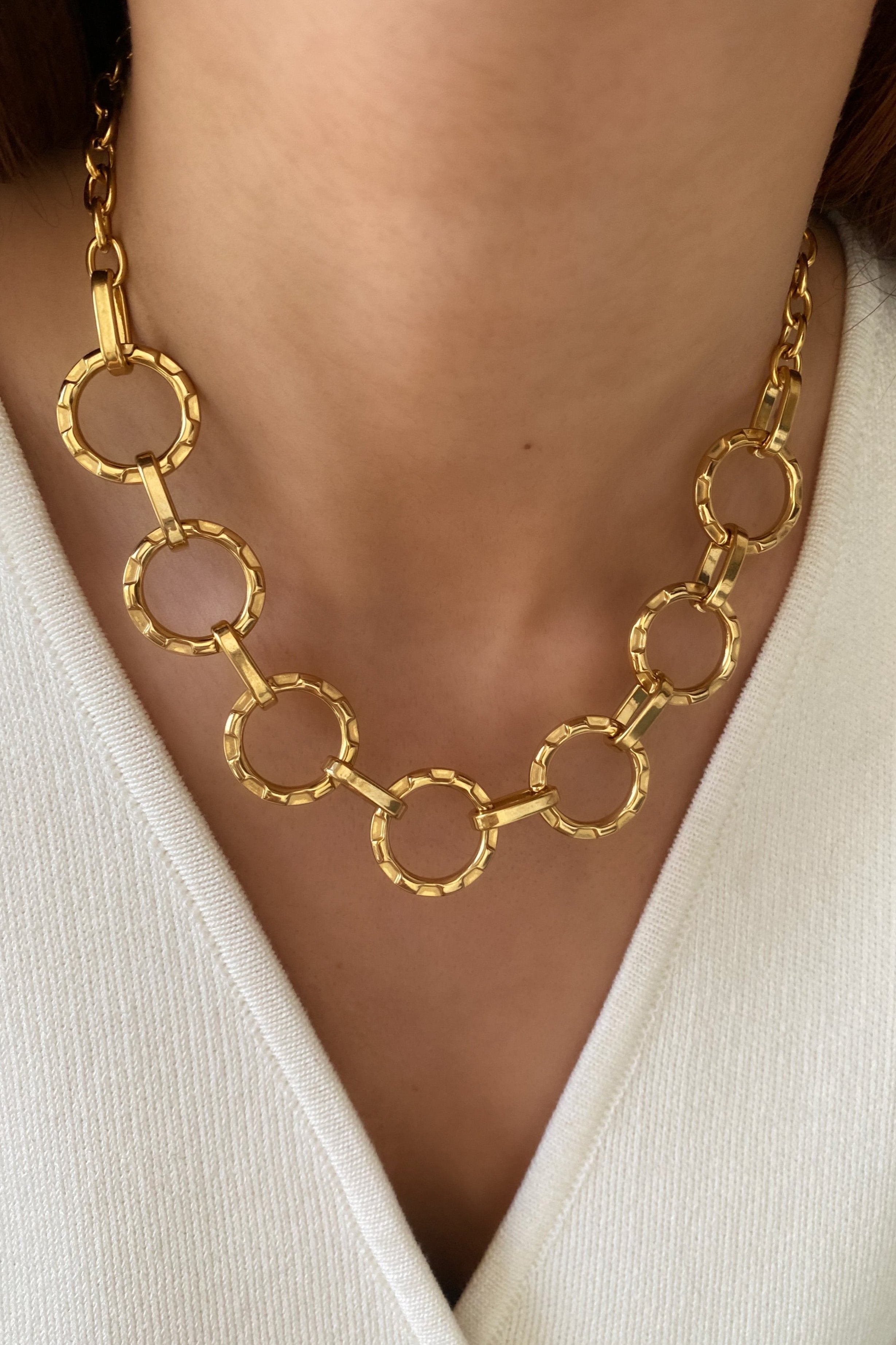 STATEMENT NECKLACES