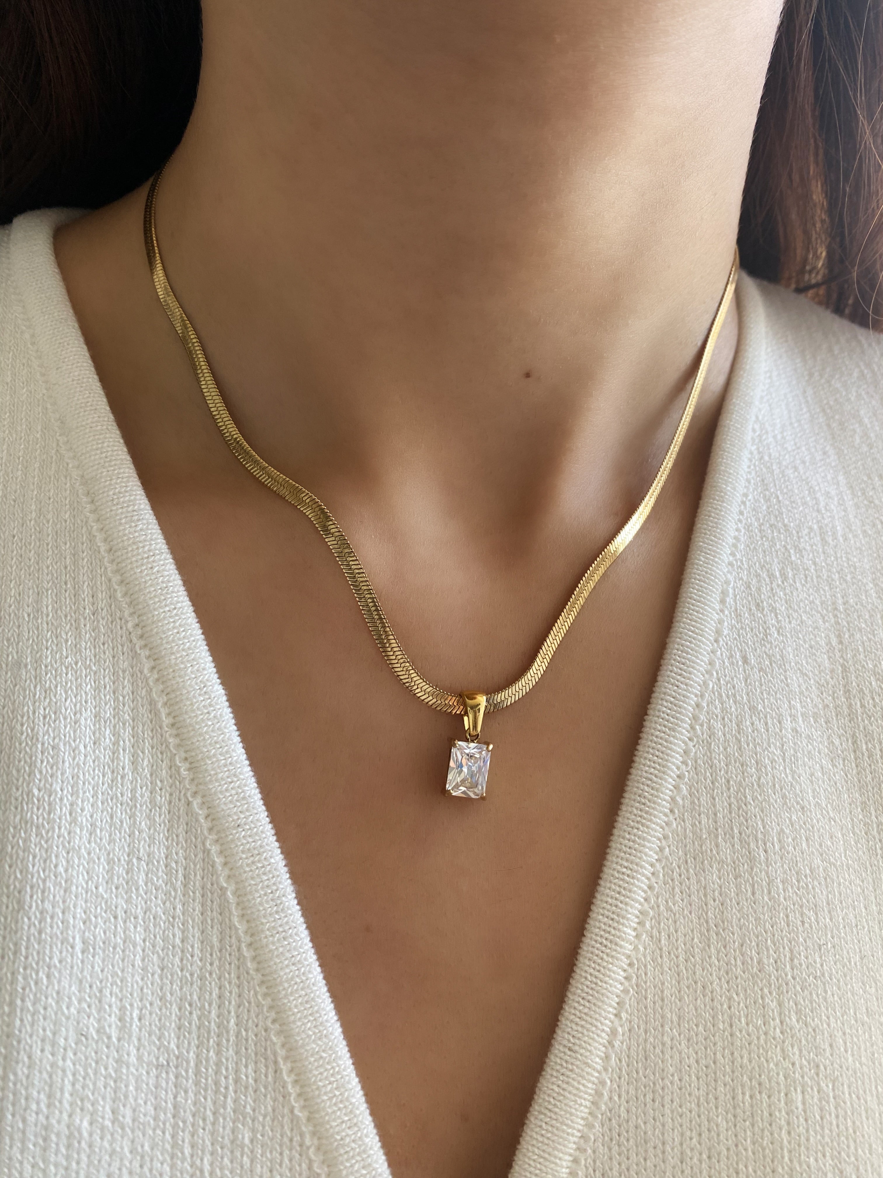 PENDANT NECKLACES