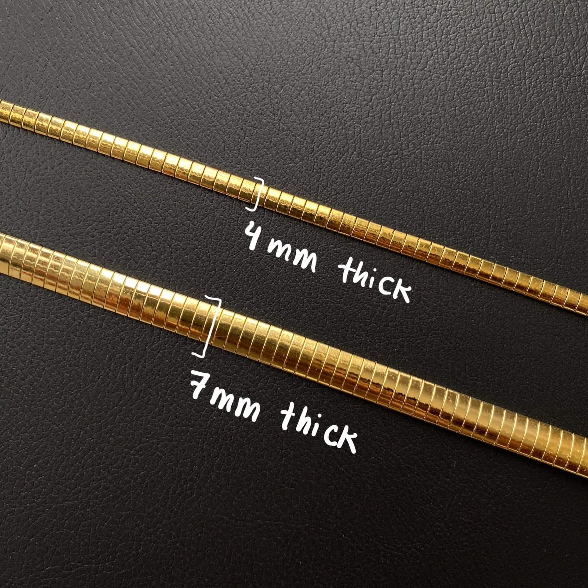 Size chart for the KenyaB 18K gold-plated flat gold bracelet (7mm & 4mm) by Kampy Designs, comparing the two sizes for reference.