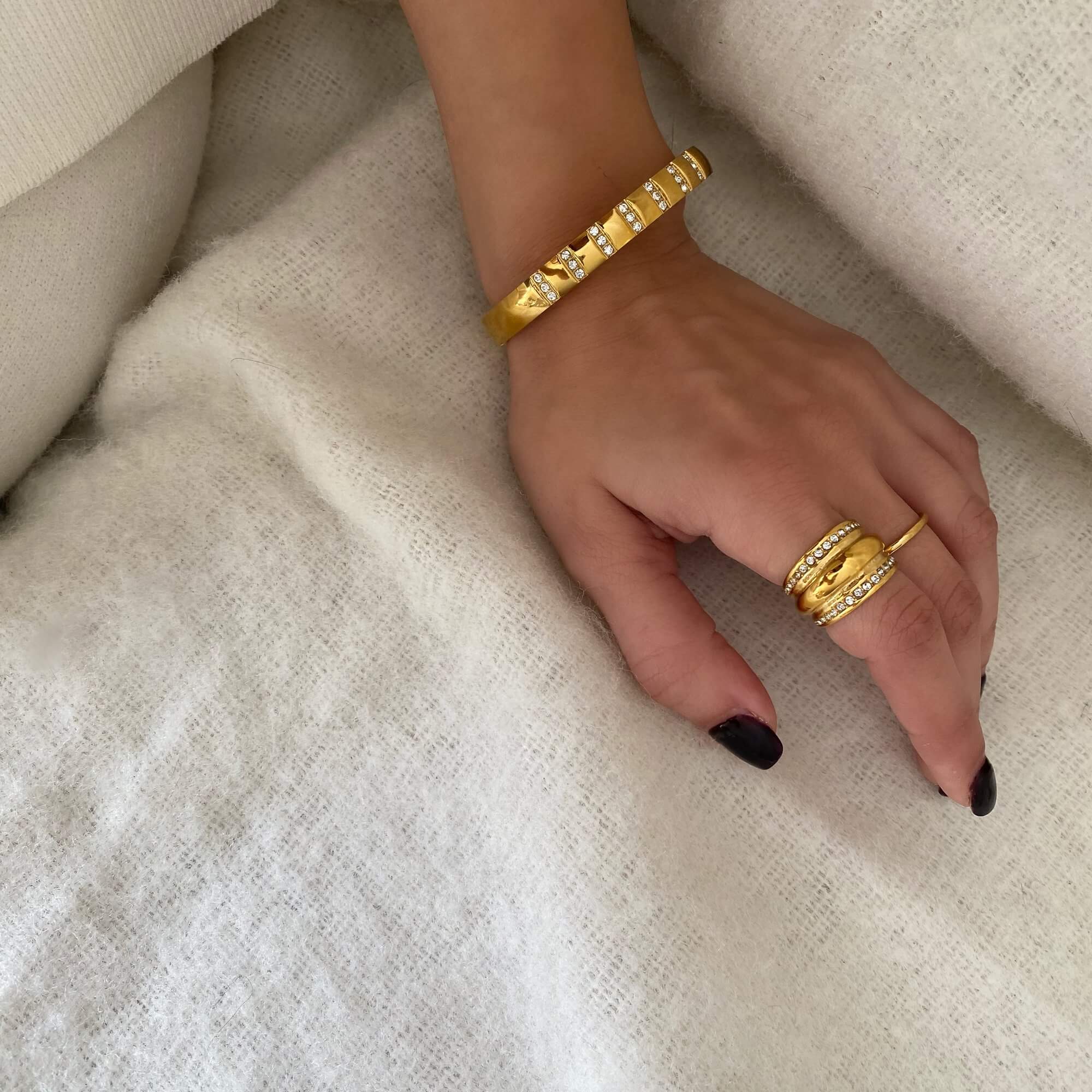 Angled view of the KatR chunky bubble ring by Kampy Designs, emphasizing the sculptural bubble form and contemporary design.