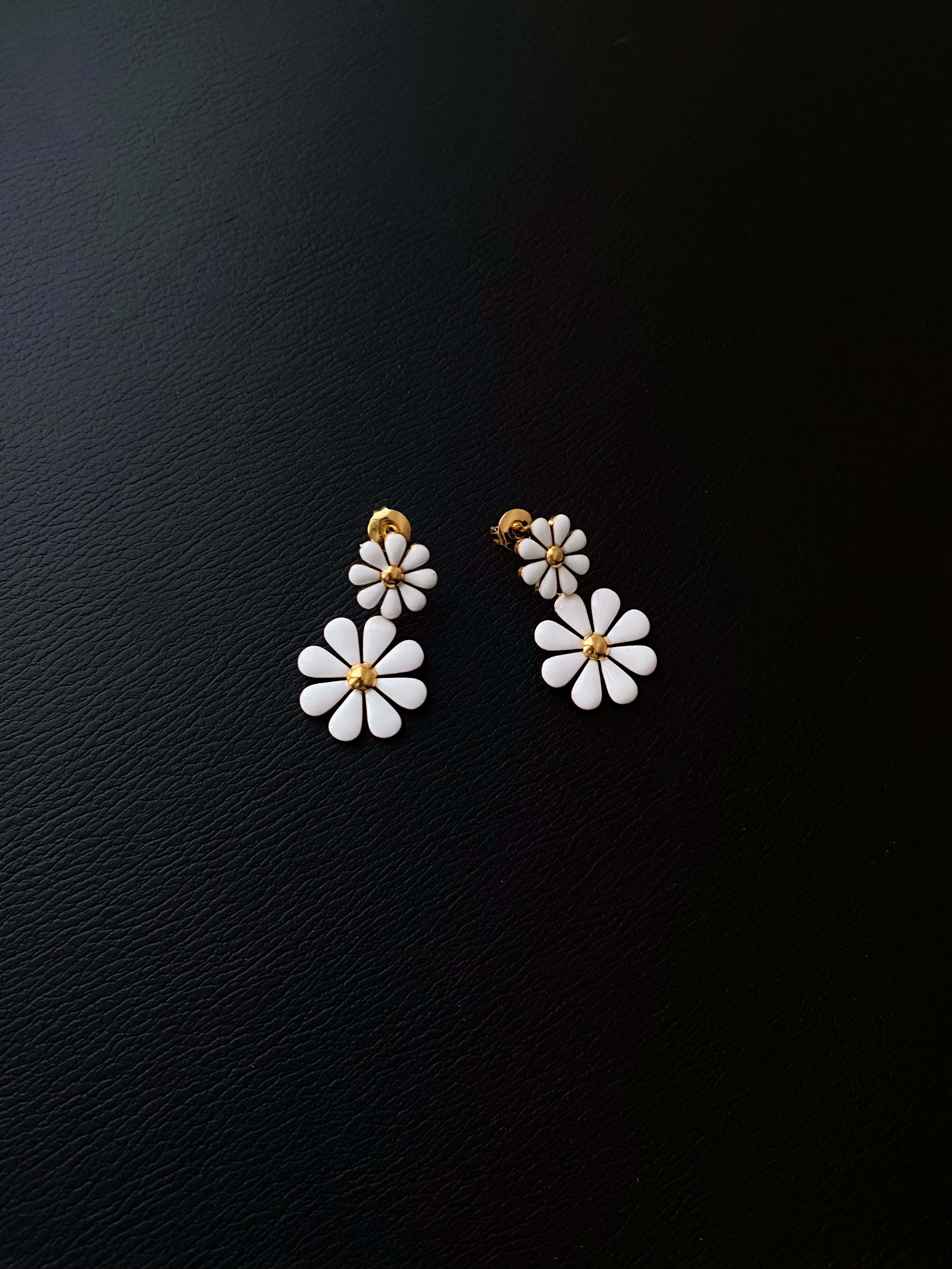 White Daisy Drop Earrings