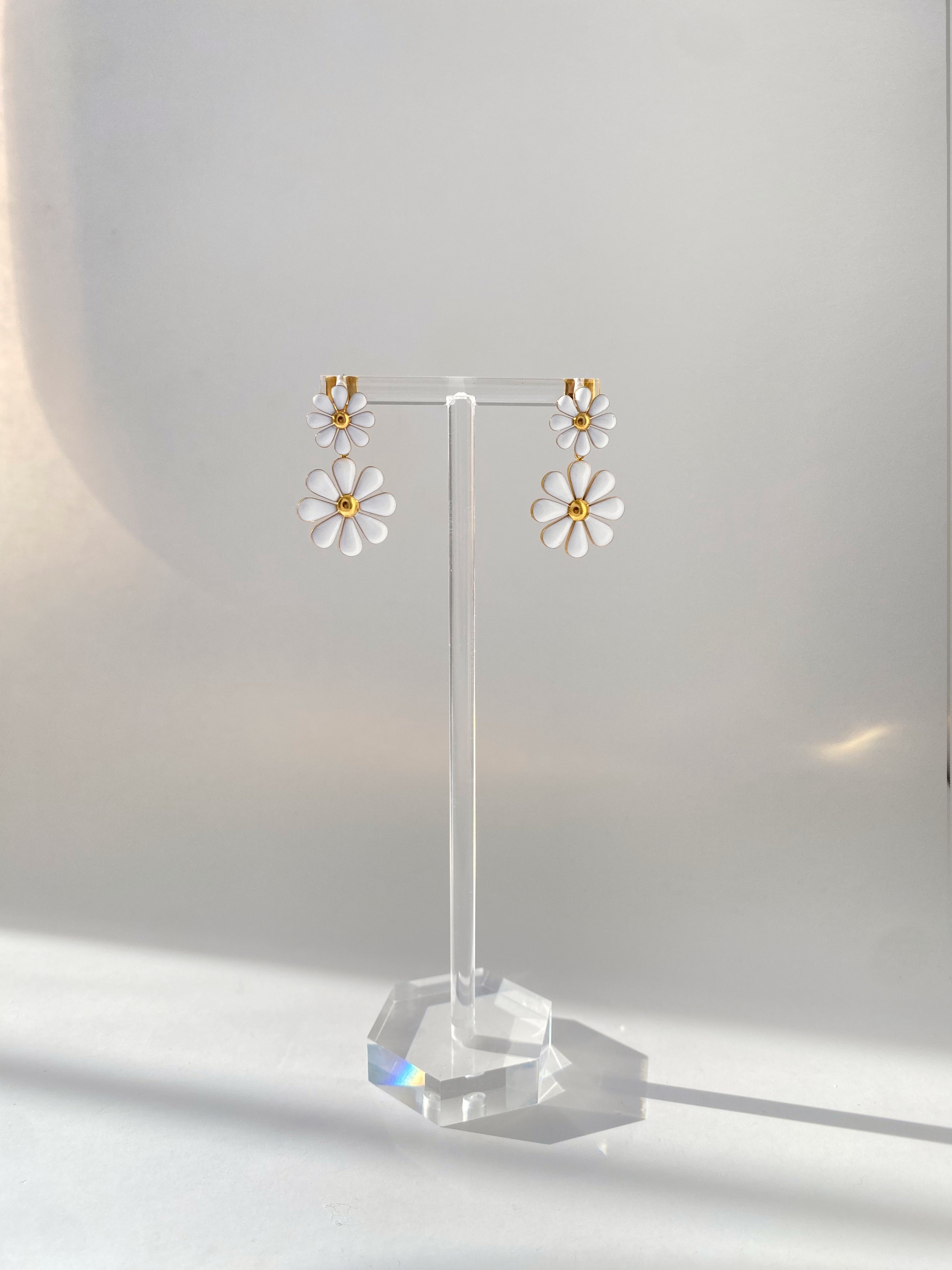 White Daisy Drop Earrings