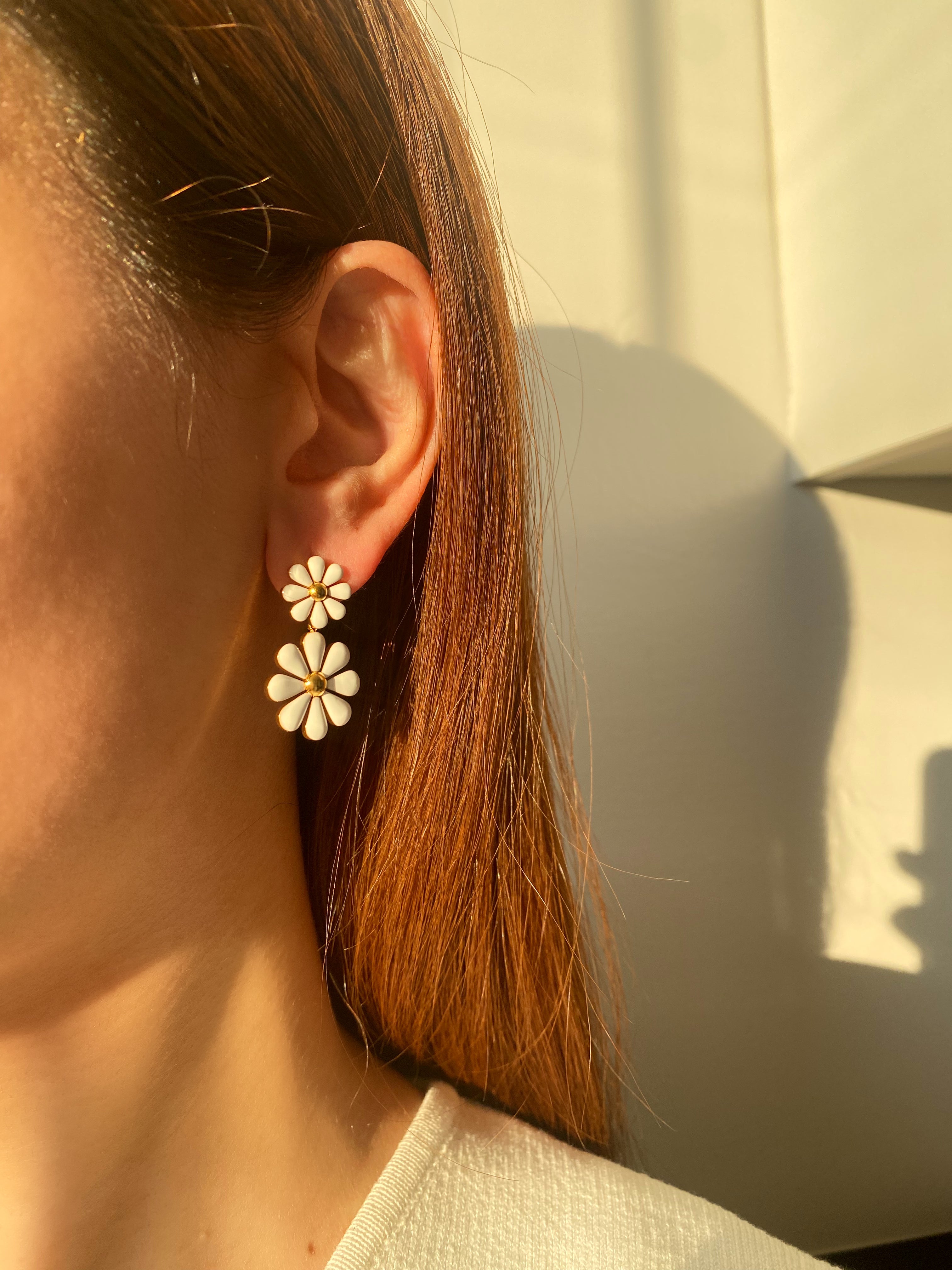 White Daisy Drop Earrings