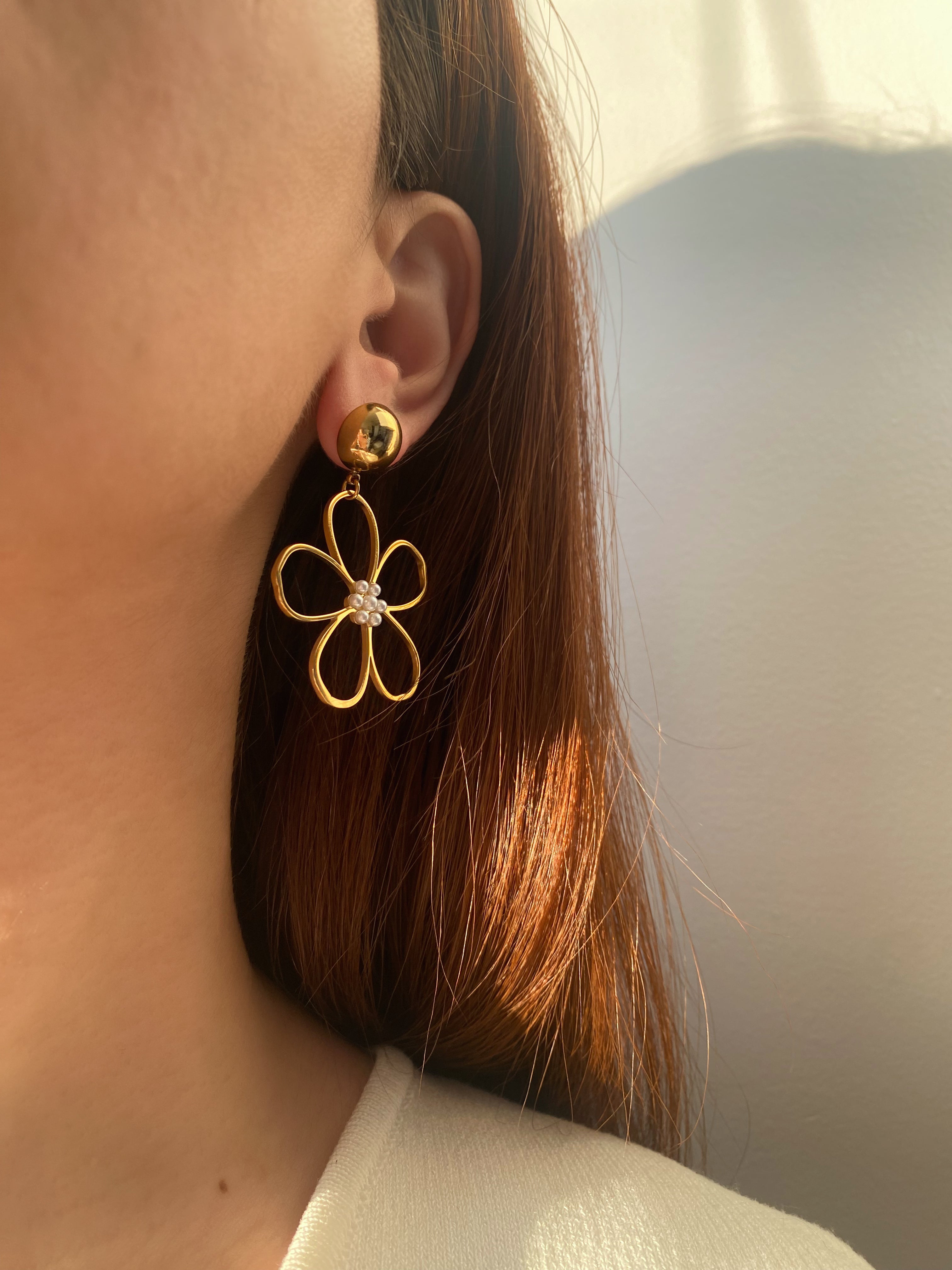 Hollow Daisy Statement Earrings