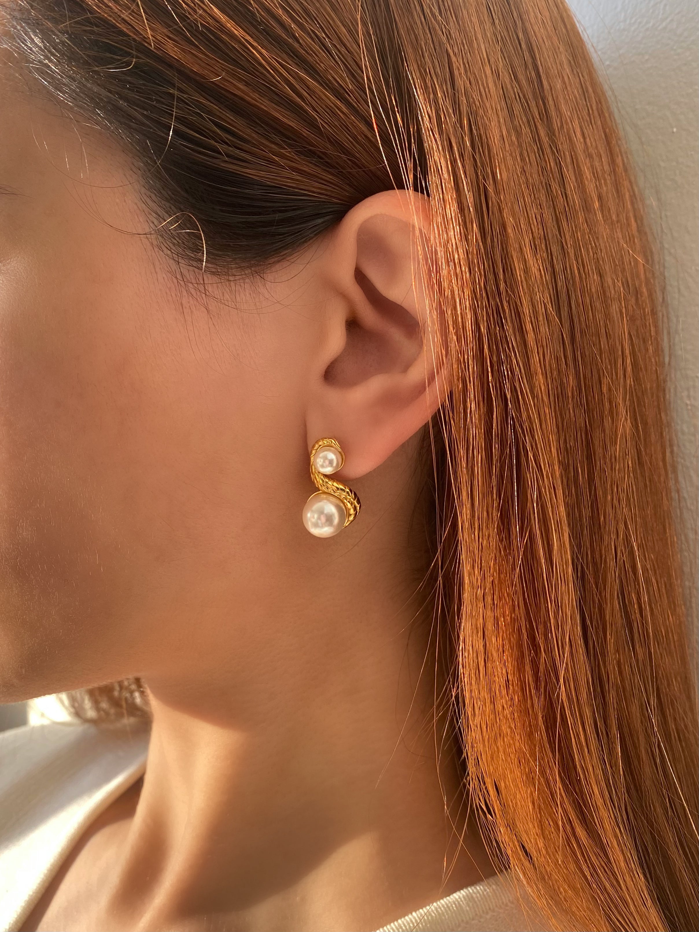 S-shape Pearl Earrings