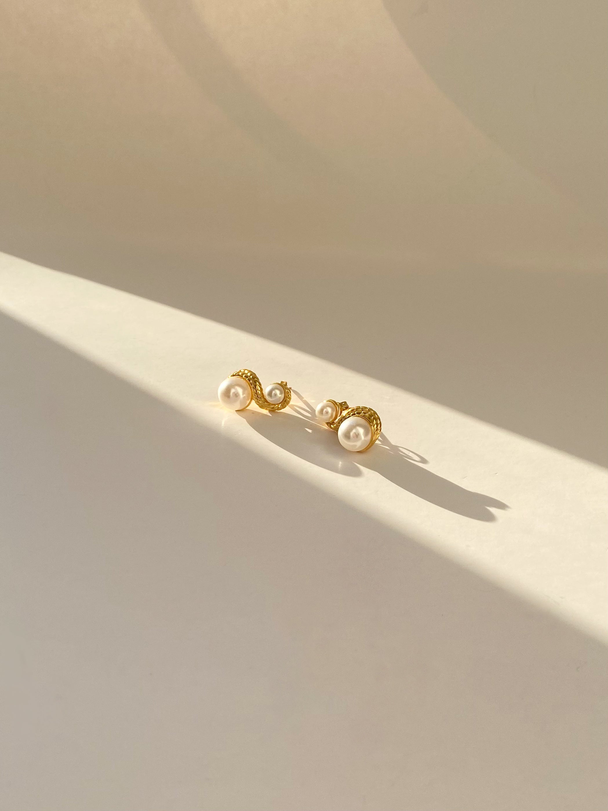 S-shape Pearl Earrings