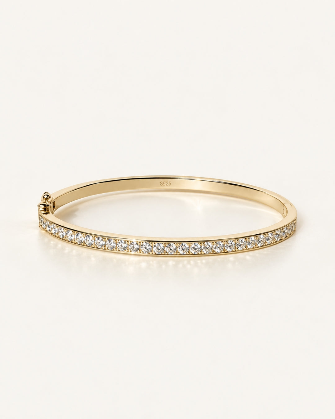 Lara Bangle