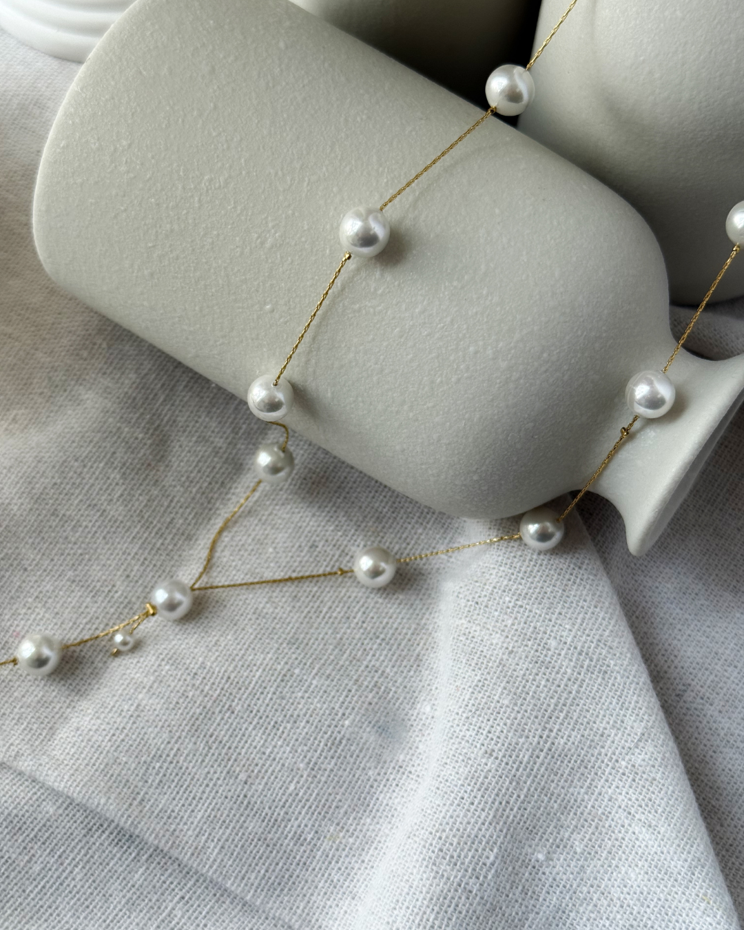 Floating Pearl Lariat Necklace – Gold Y Chain with Drop Pendant