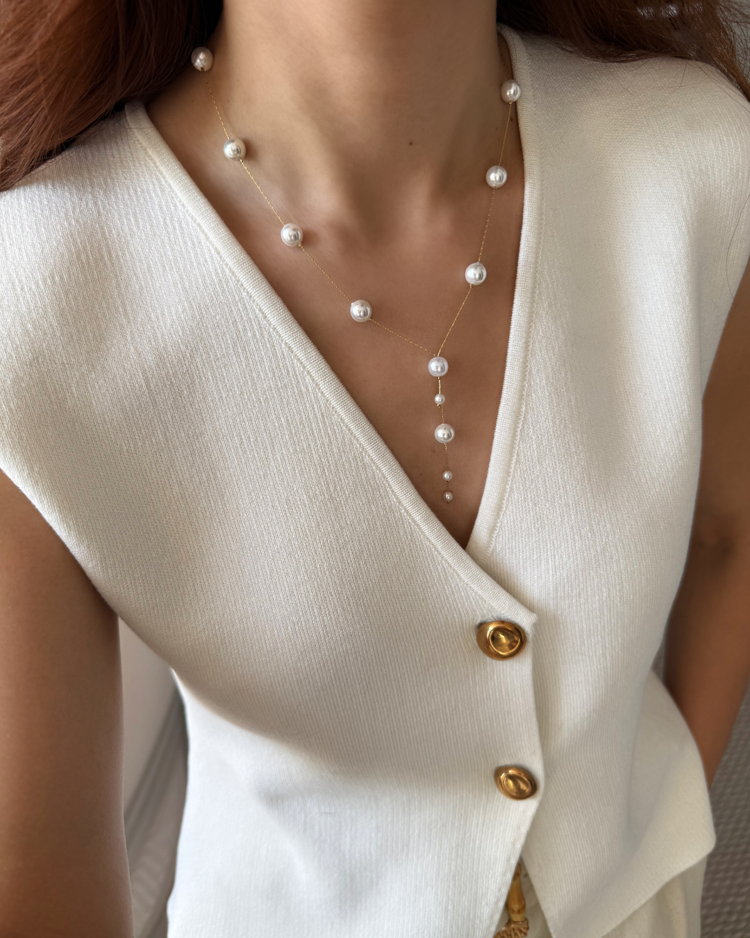 Floating Pearl Lariat Necklace – Gold Y Chain with Drop Pendant