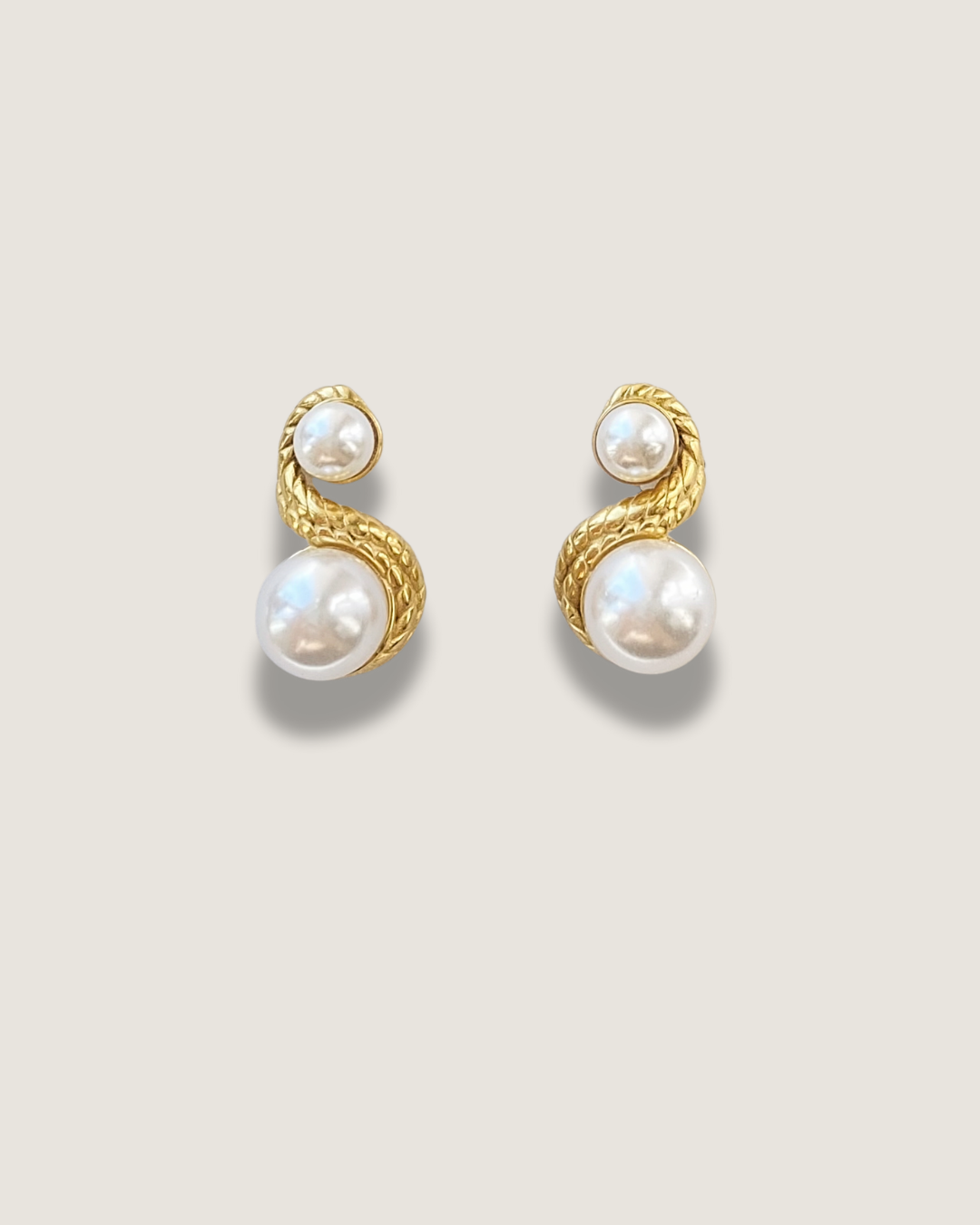 S-shaped Pearl Earrings