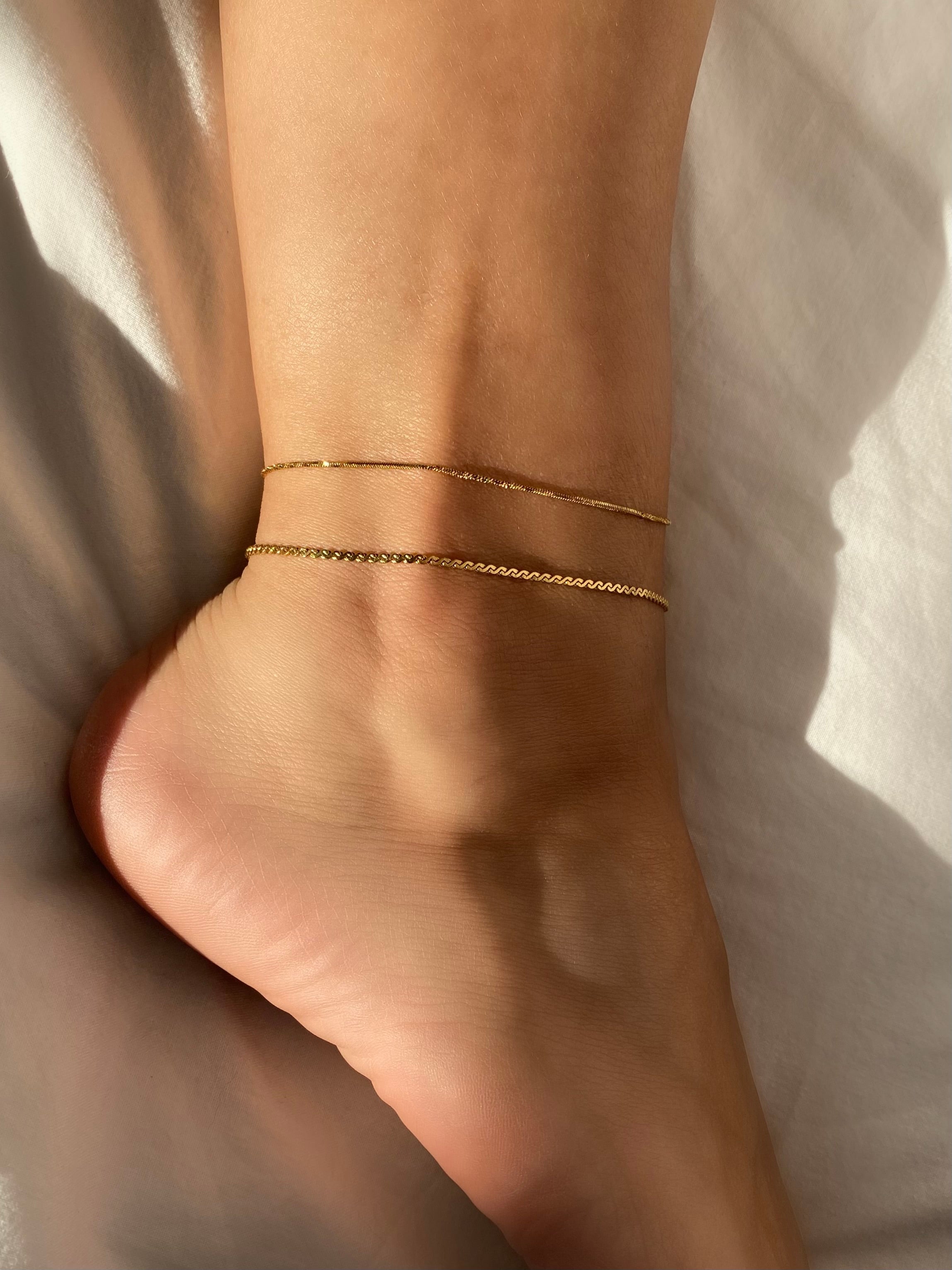 Tiny Gold Thread Anklet