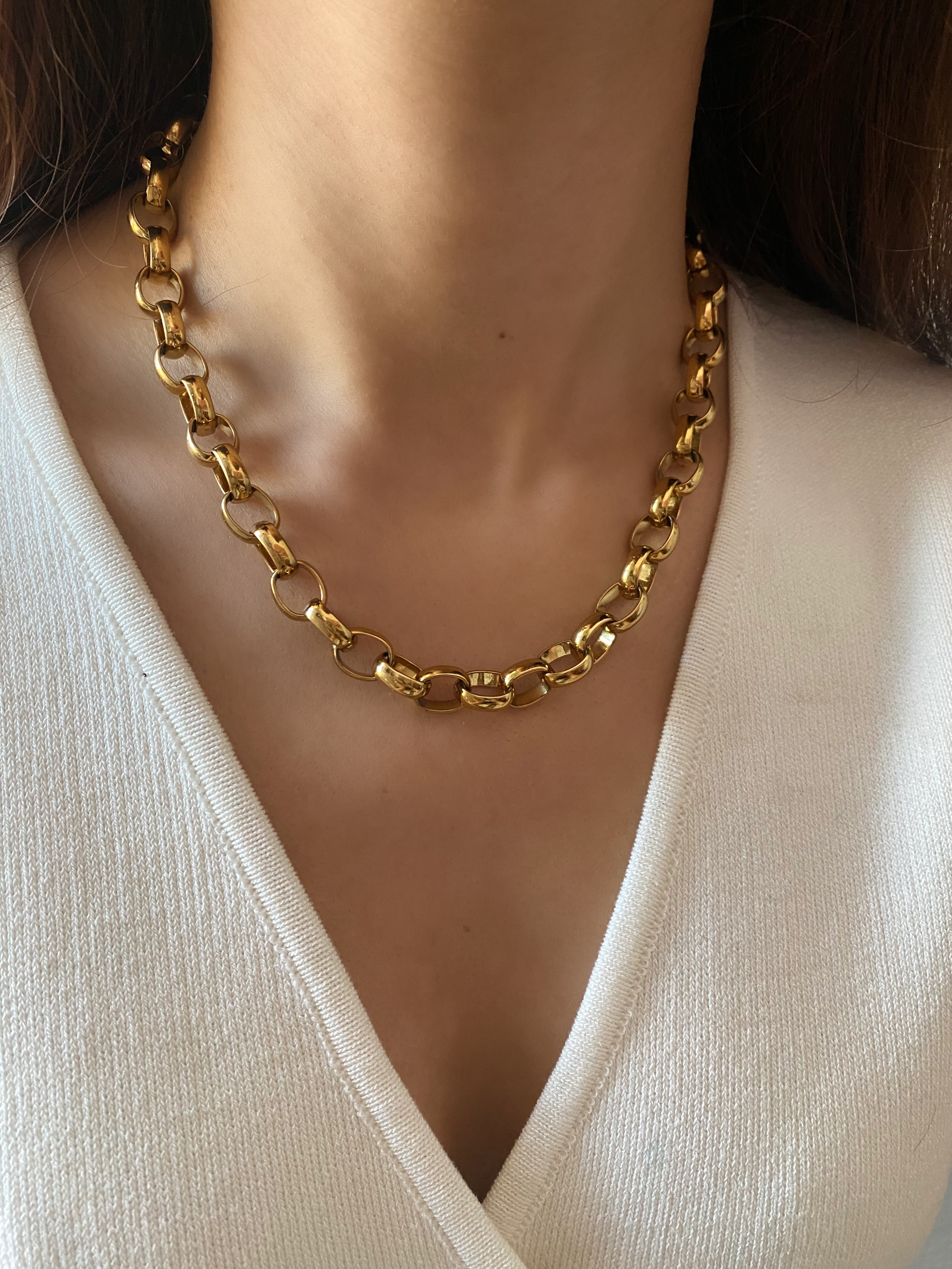 Gold Interlocking Chain Necklace