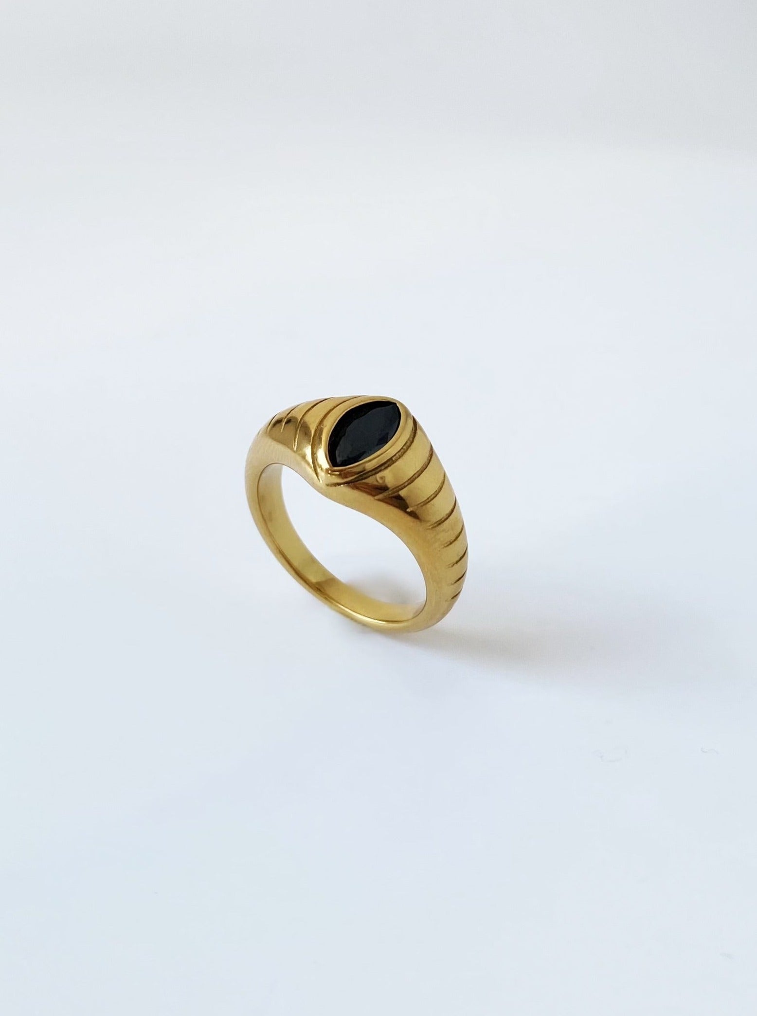 Vintage Black Stone Ring