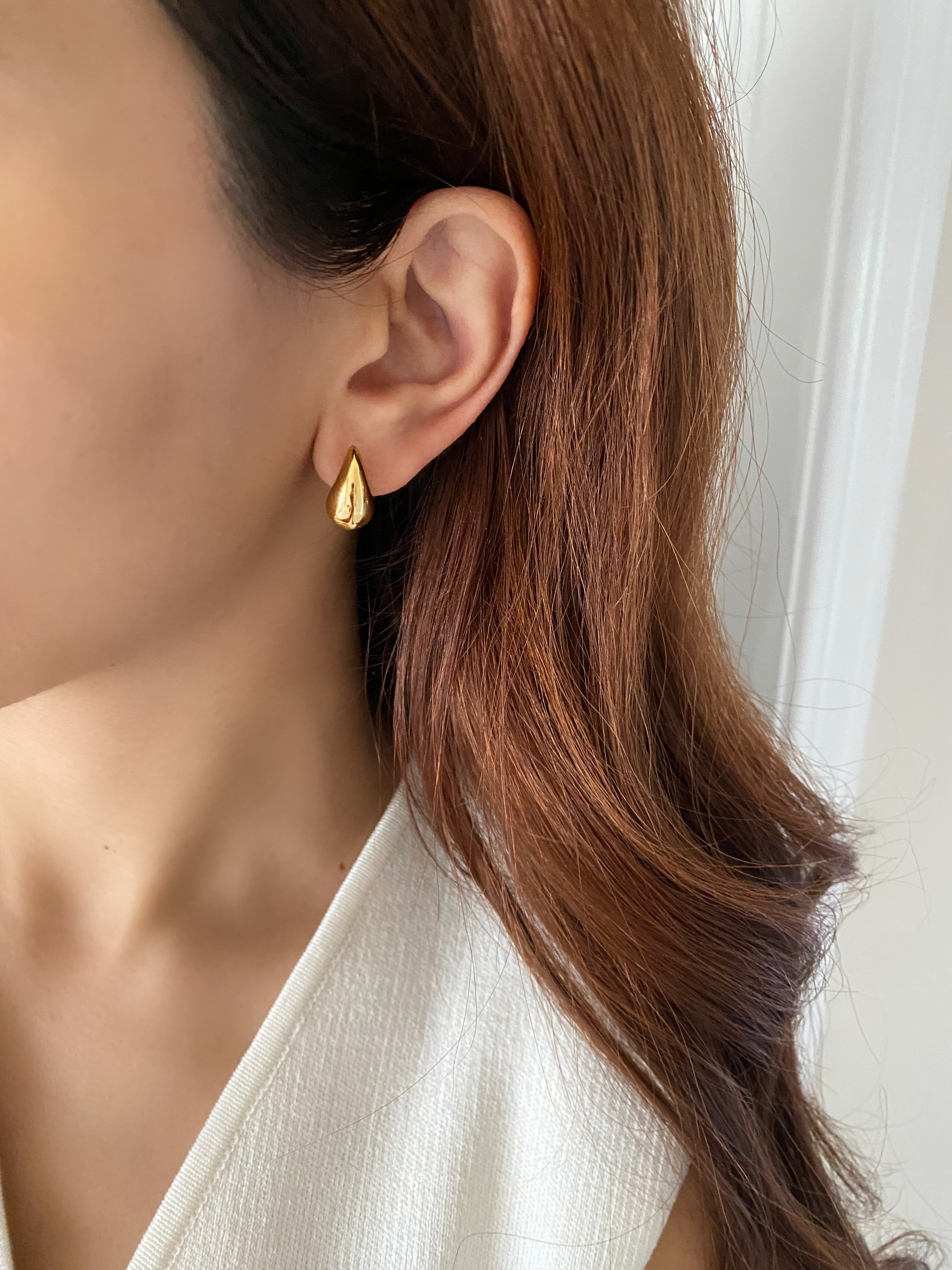 Tiny Gold Teardrop Earrings