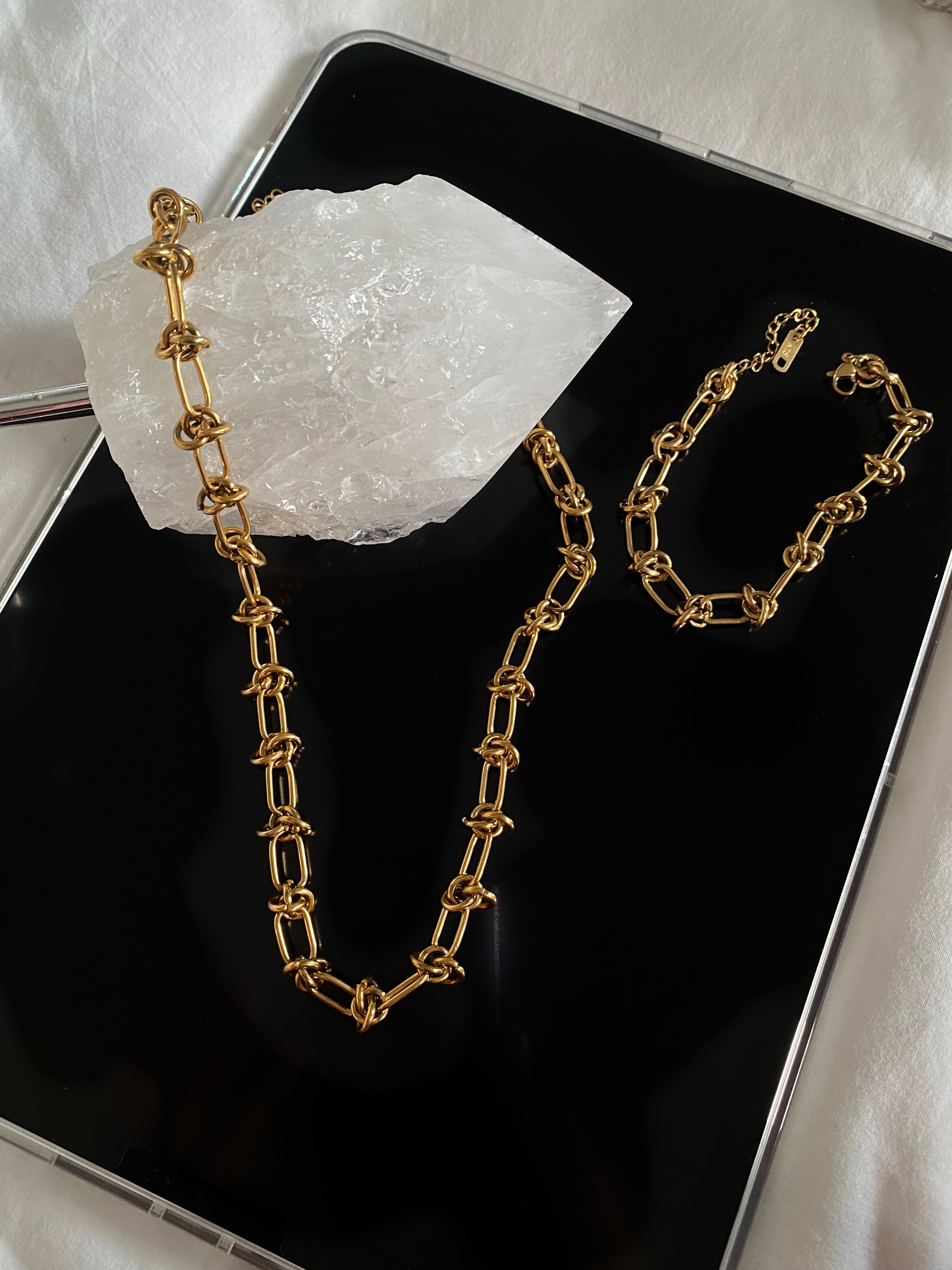 Knotted Chain Necklace