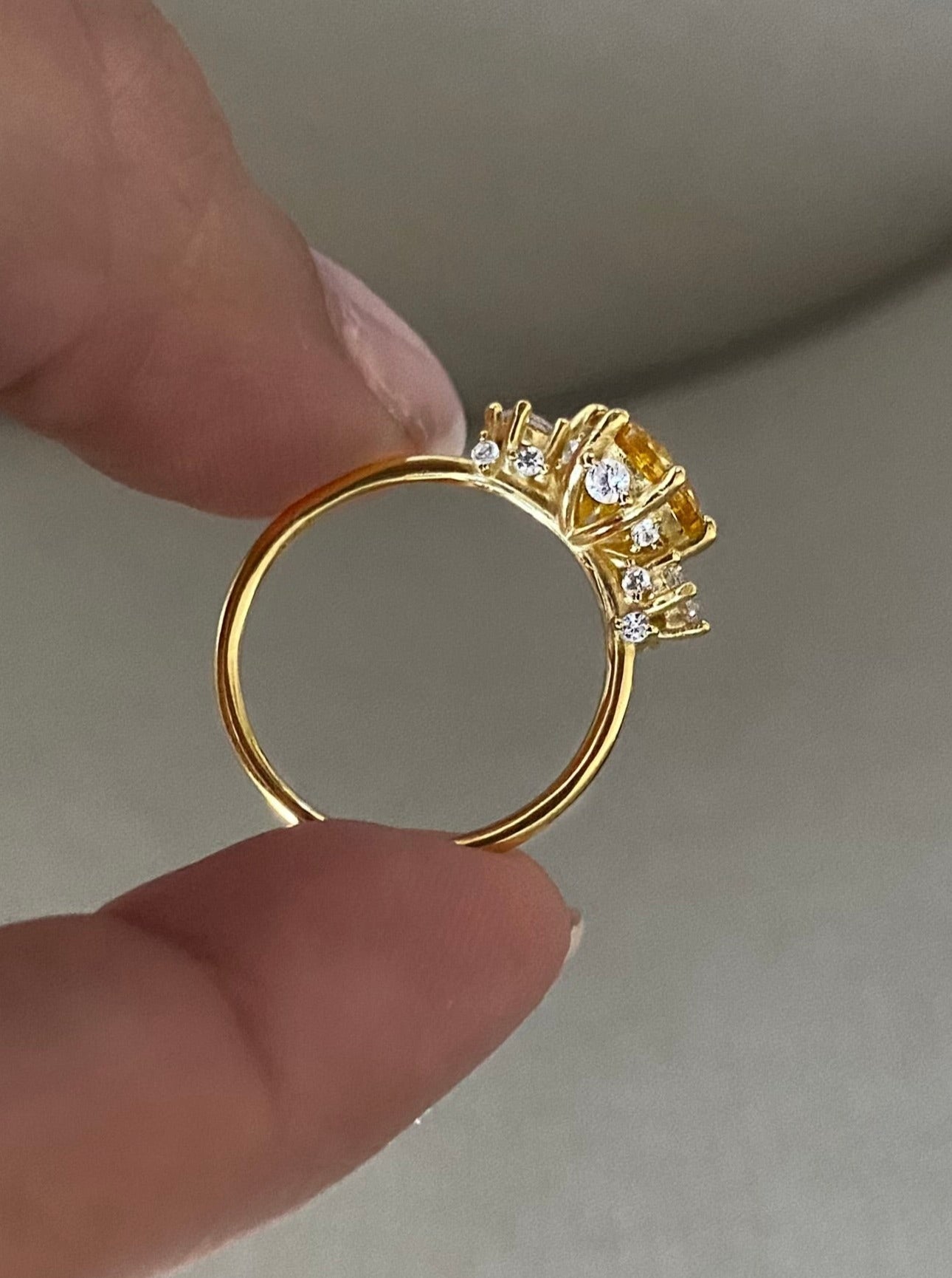 Amber Round Diamond Ring