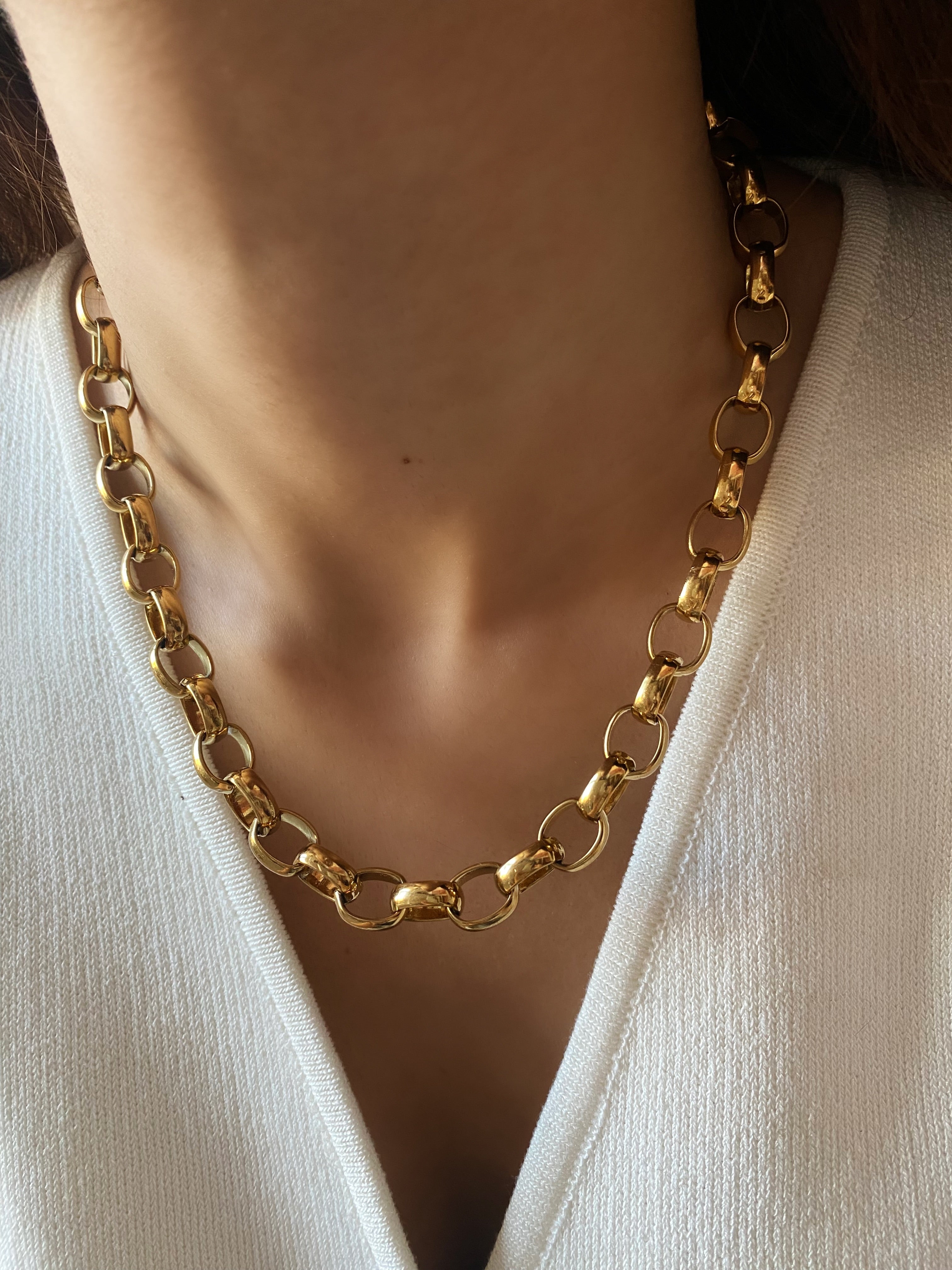 Gold Interlocking Chain Necklace