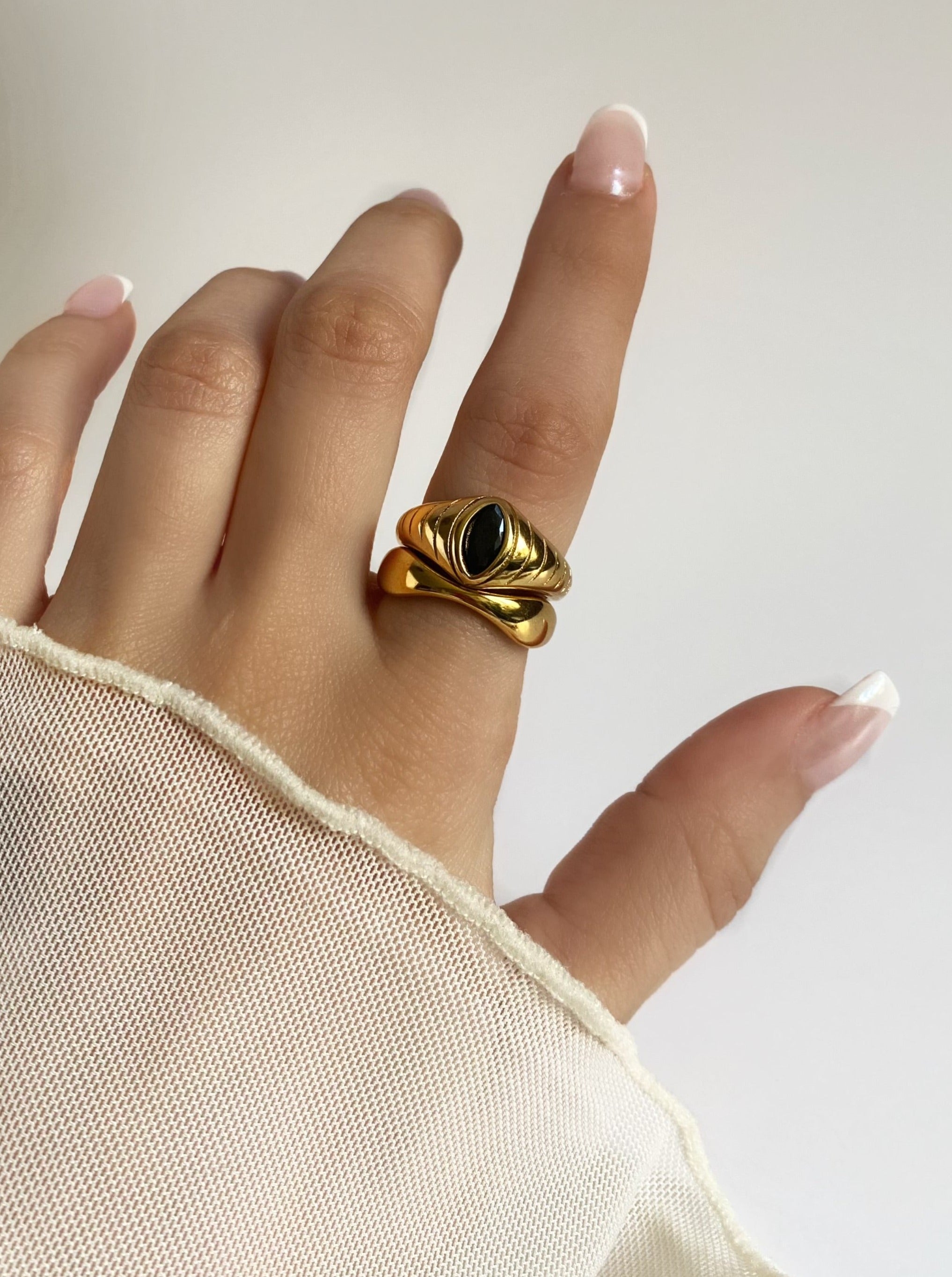 Vintage Black Stone Ring