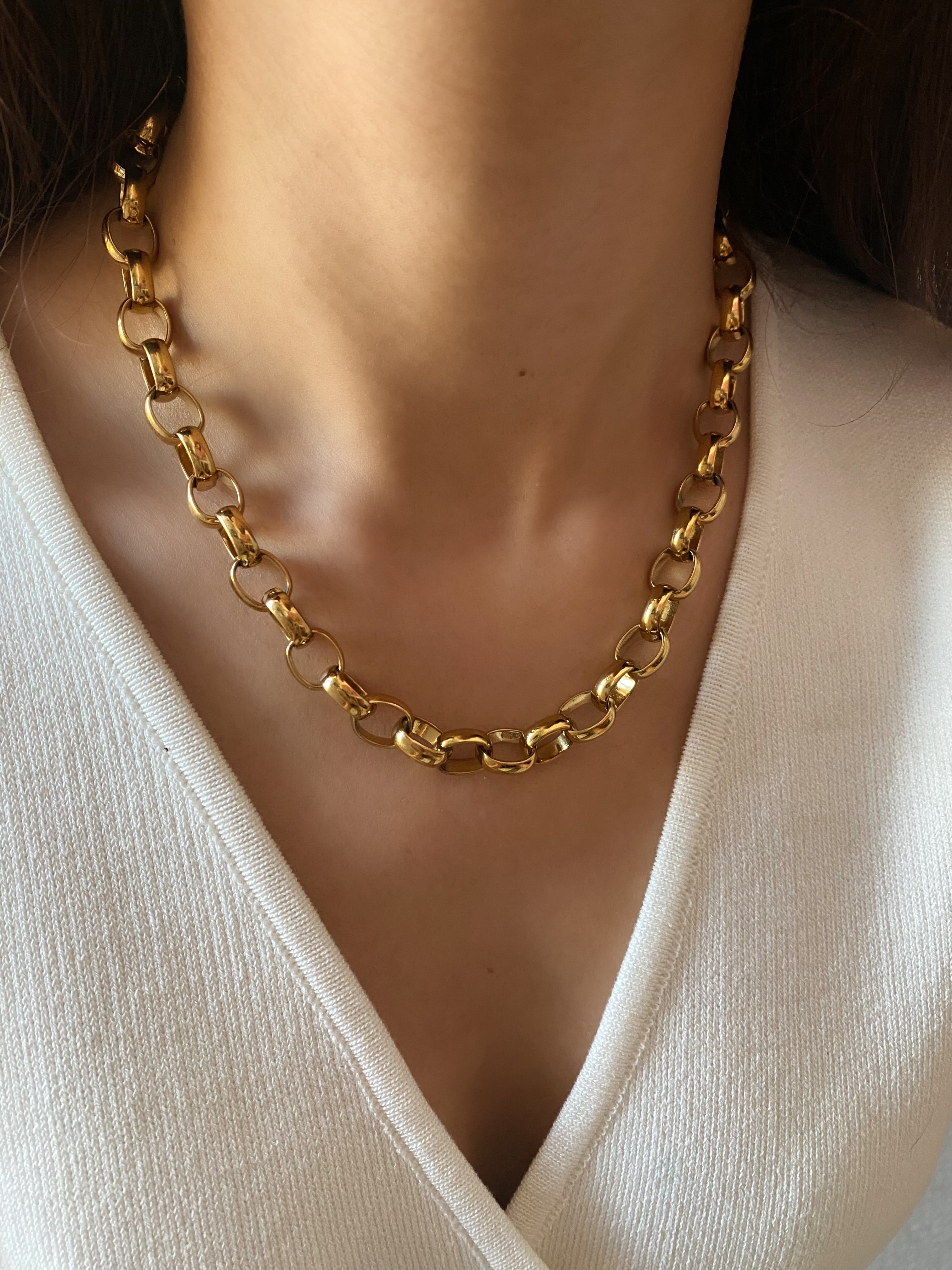 Gold Interlocking Chain Necklace