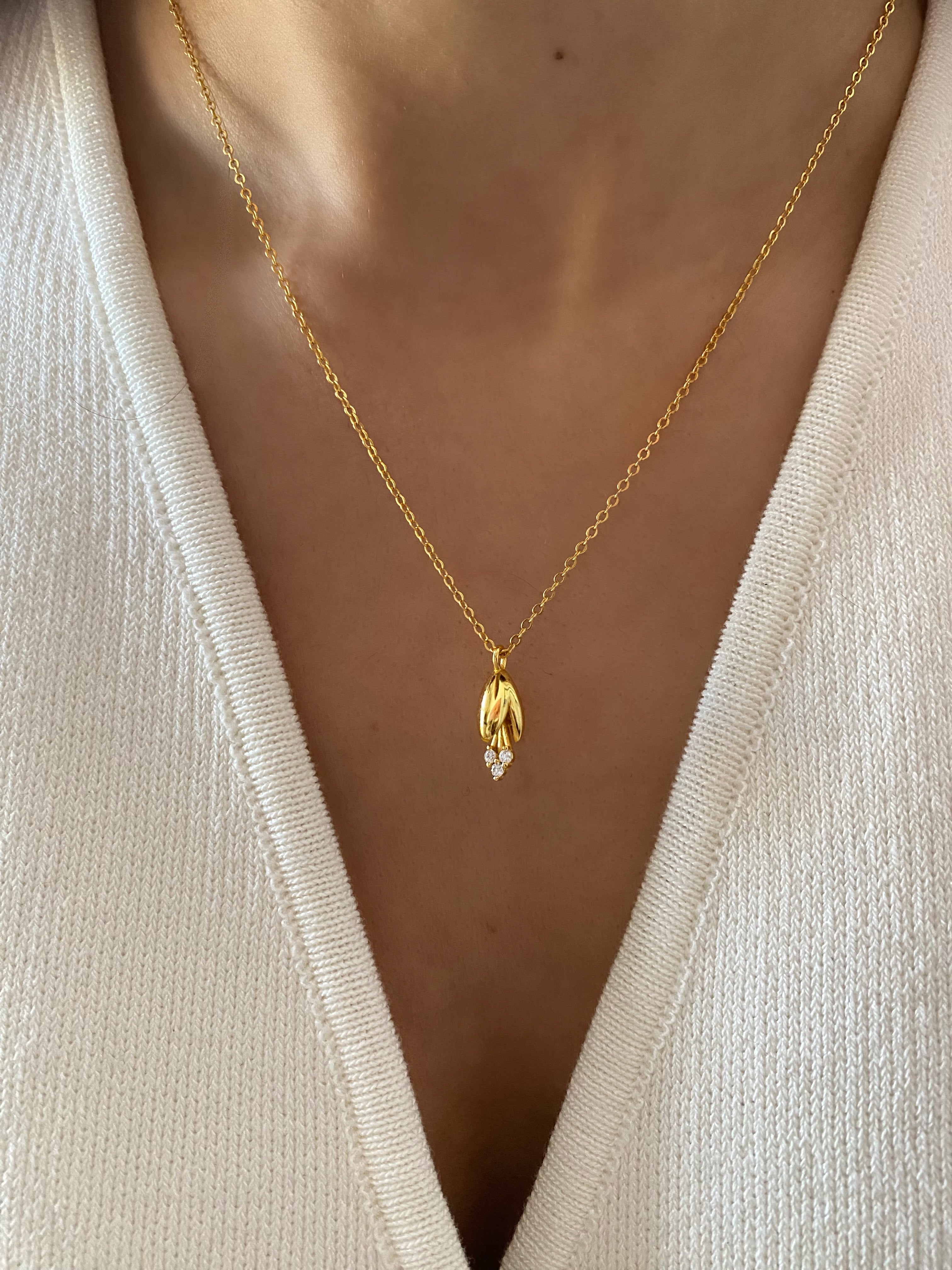 Tulip Pendant Necklace