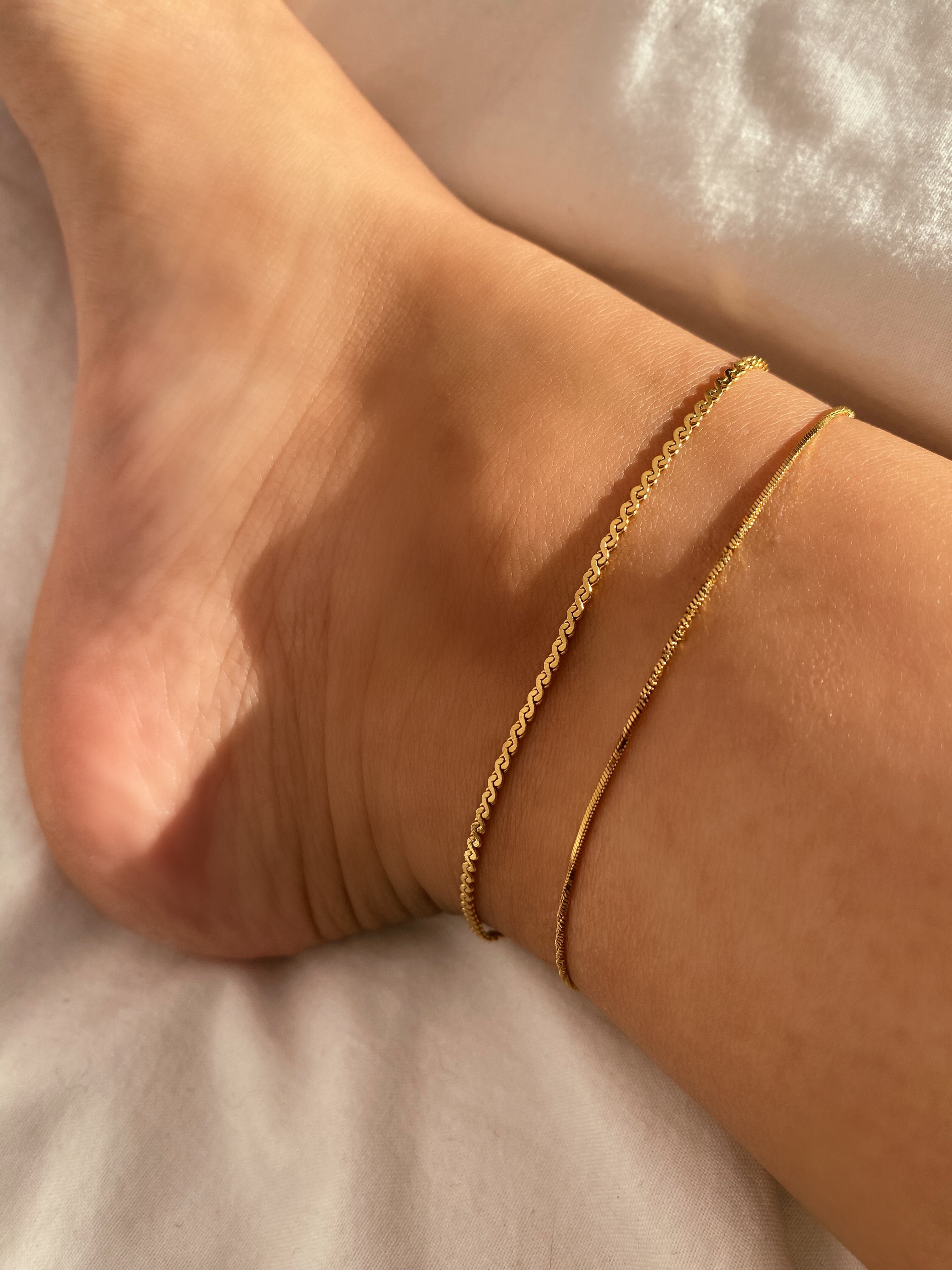 Tiny Gold Thread Anklet