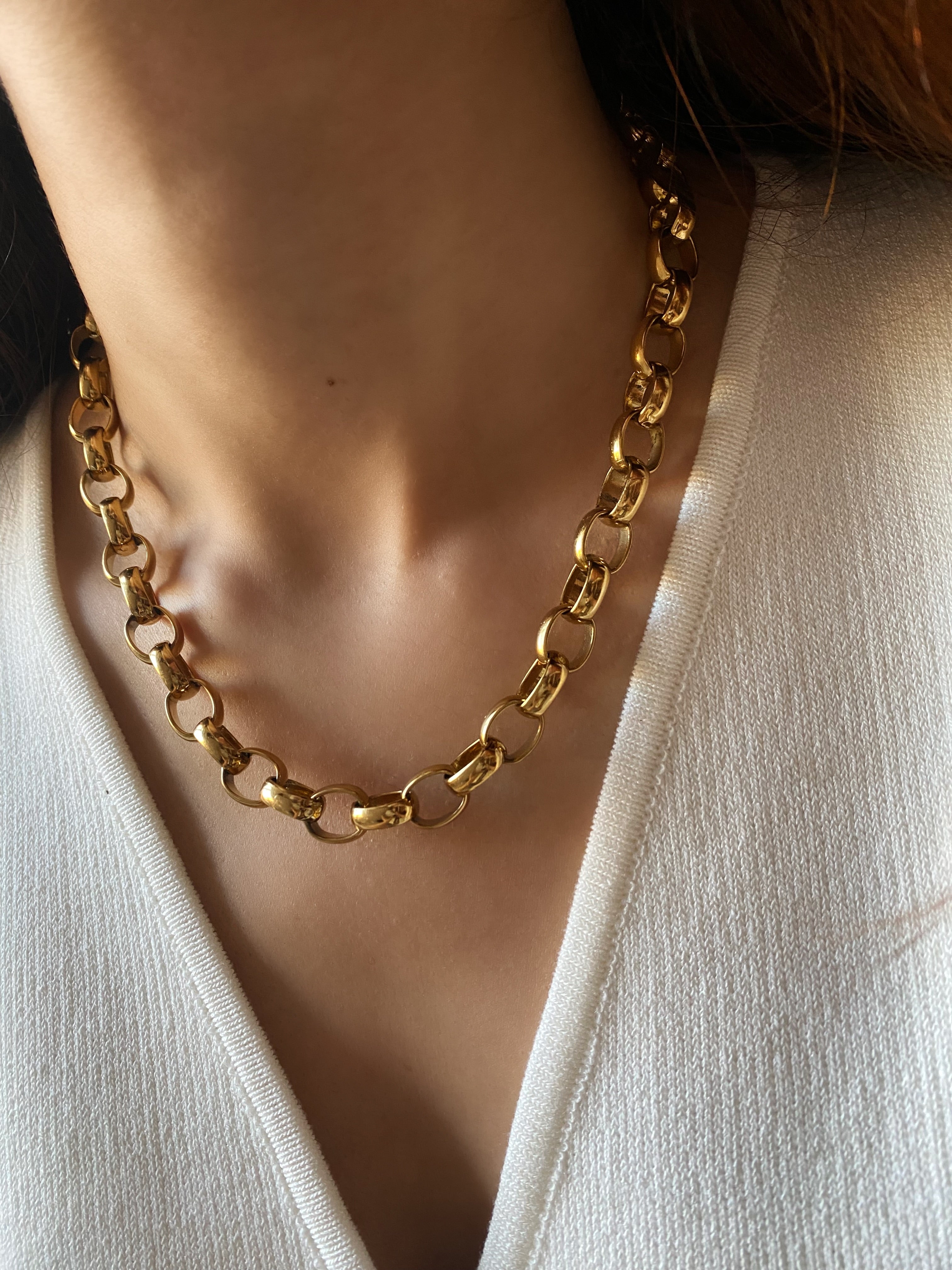 Gold Interlocking Chain Necklace