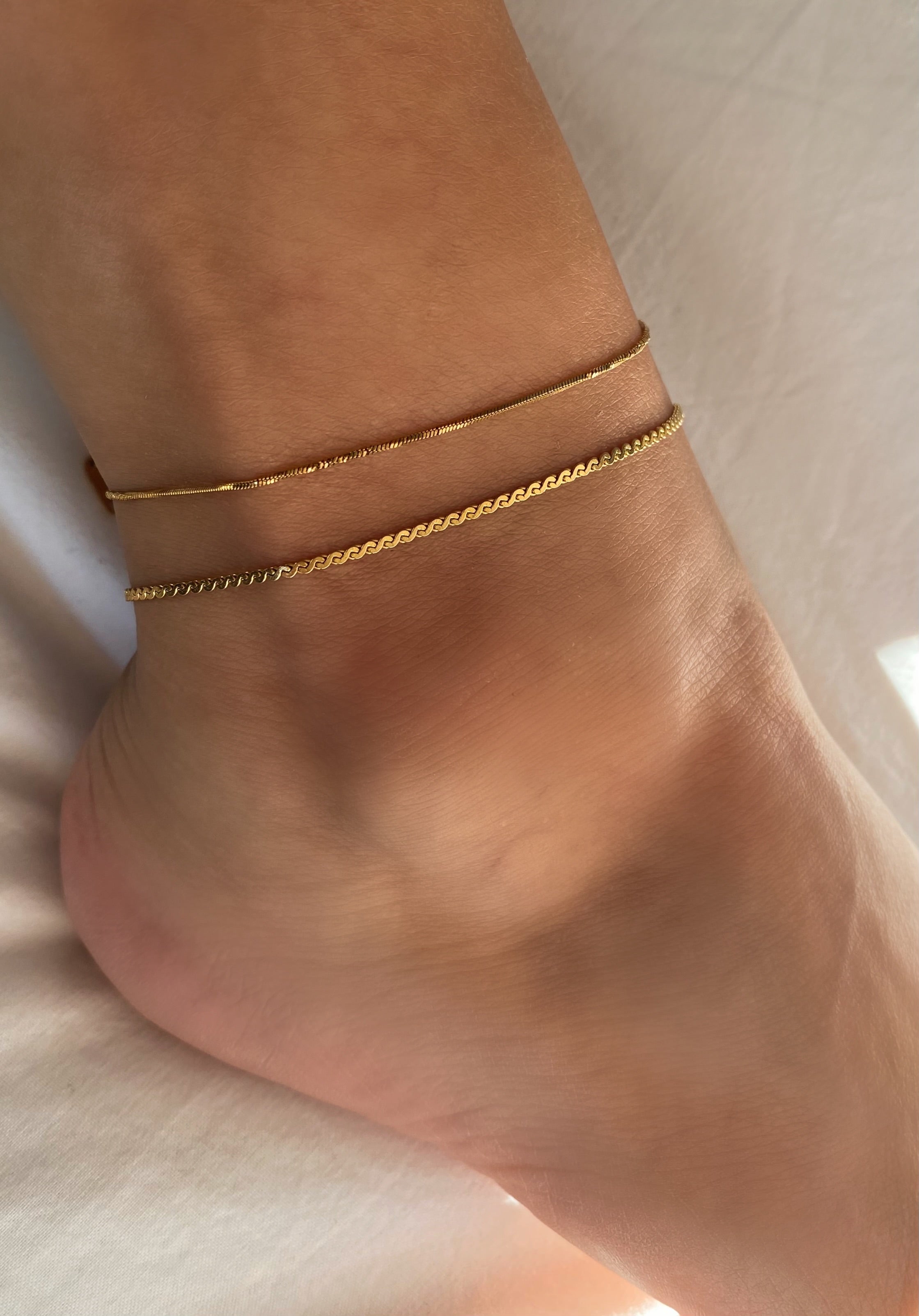 Tiny Gold Thread Anklet