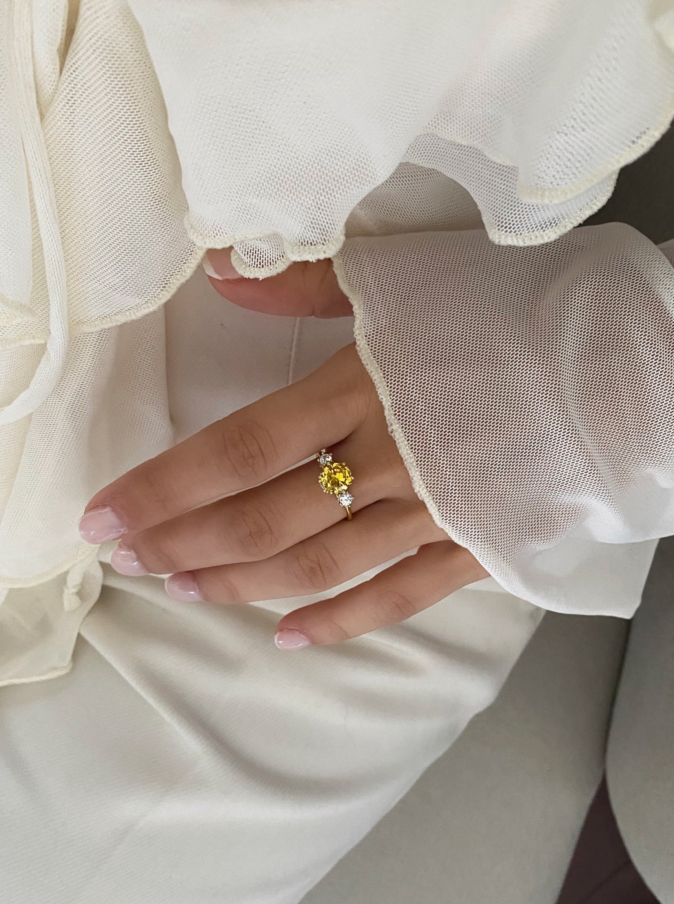 Amber Round Diamond Ring