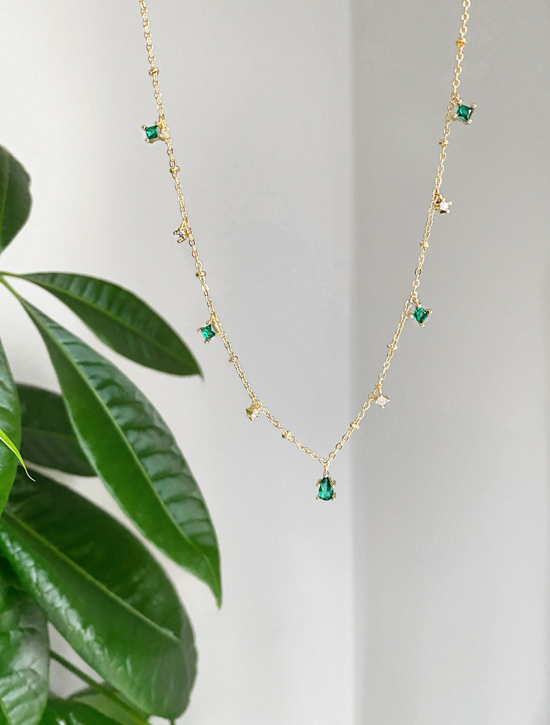 Emerald Teardrop Choker Necklace