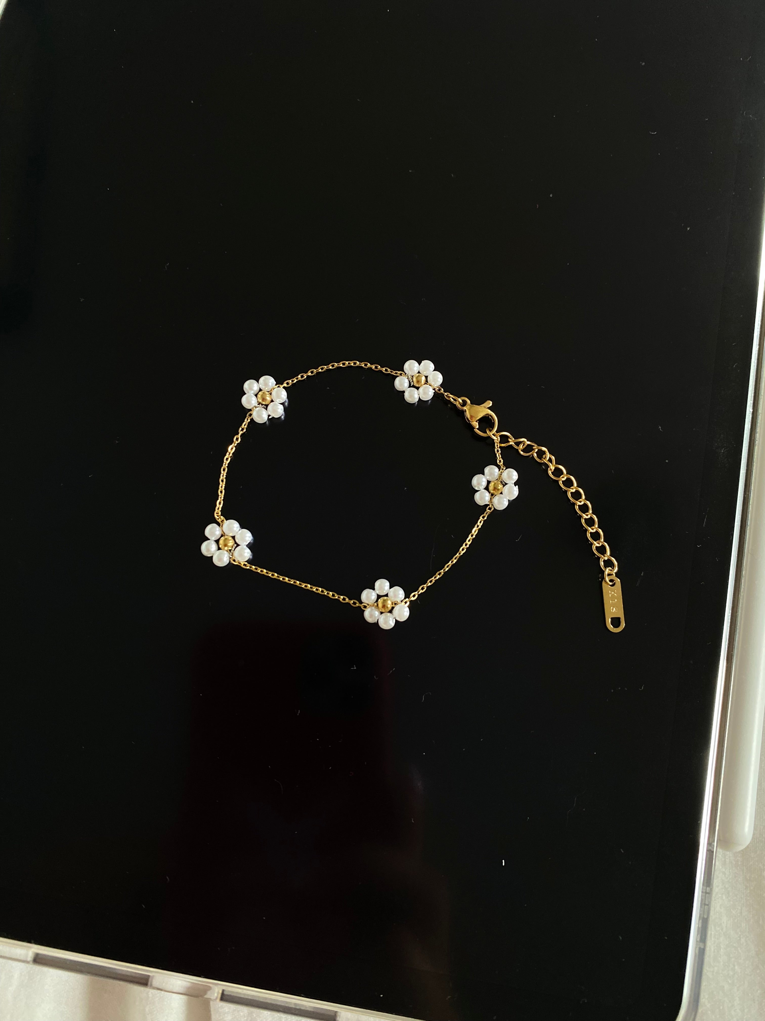 Daisy Flower Pearl Bracelet