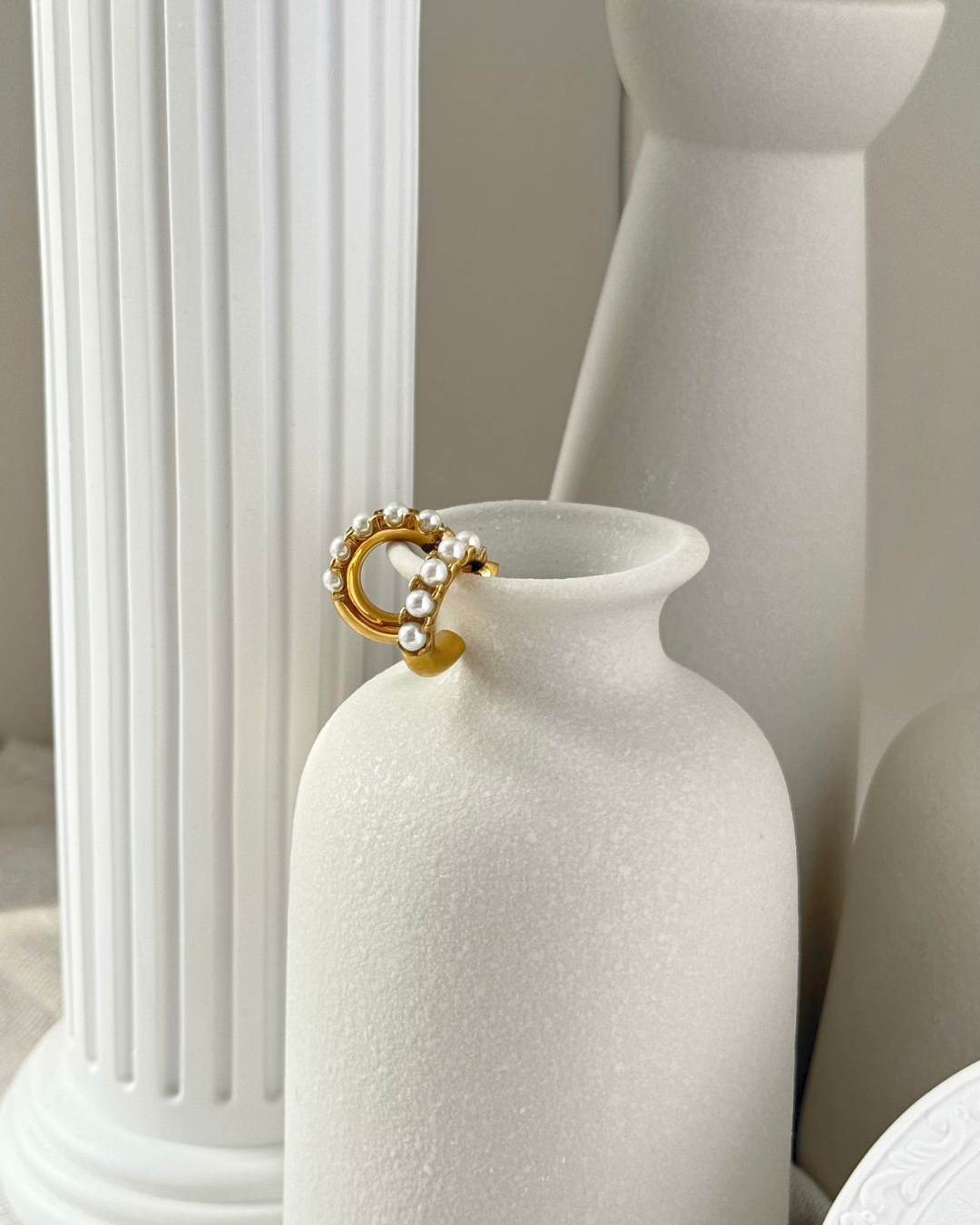 Gold Pearl Inlay Hoop Earrings – Modern Curve with Beaded Accent